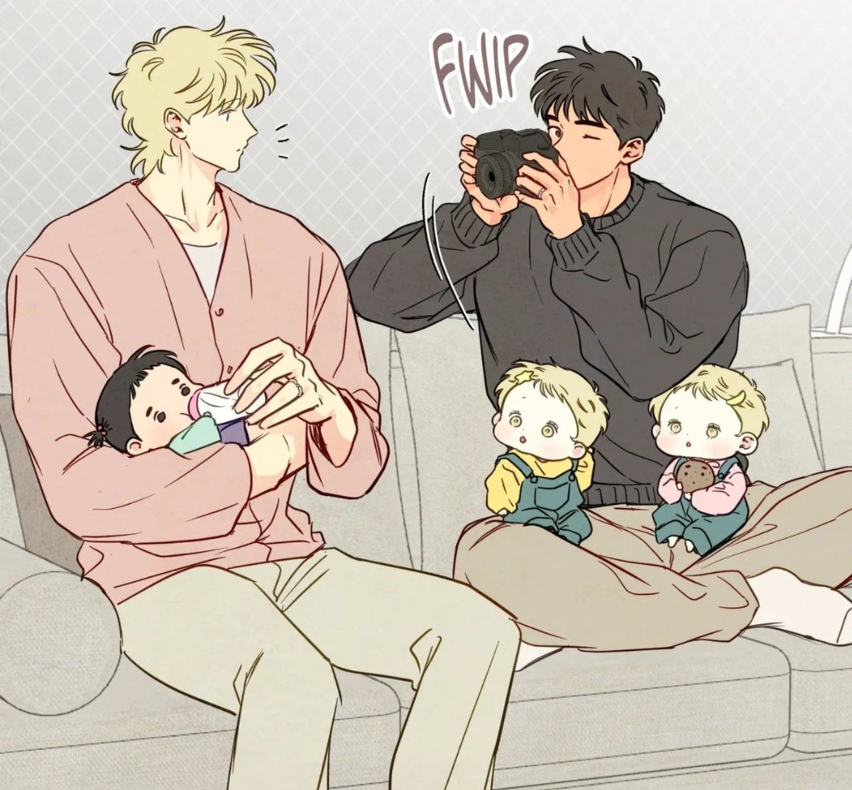 LilyHimea's tweet photo. im still here i haven't moved at all 😭 i miss my fav family already ♡ https://t.co/jGRiUKAe3B