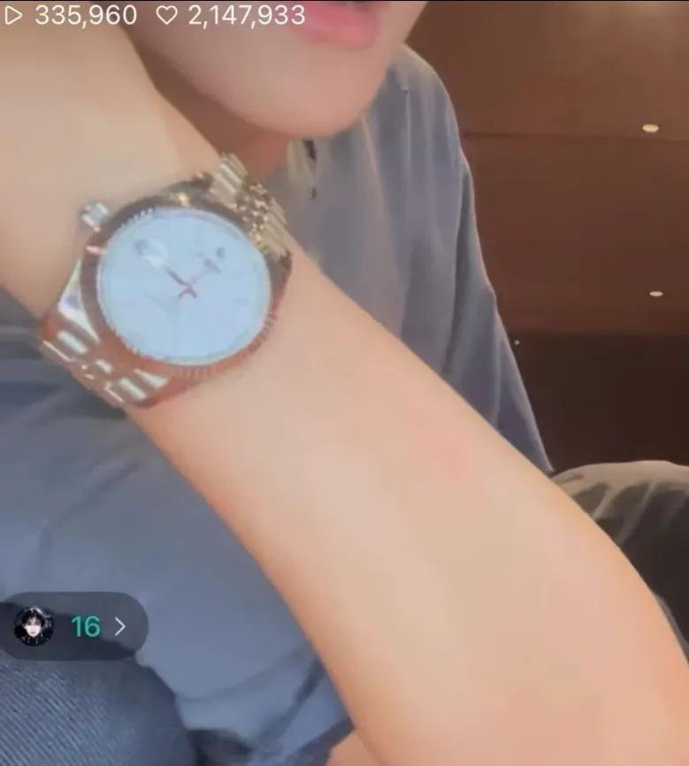 bear_doll06's tweet photo. 260729 위버스 라이브 운학 시계 정보 

베이프 

타입6 베이펙스 TYPE 6 BAPEX
₩850,000

🔗https://t.co/COzwoLJp0c

#BOYNEXTDOOR #보이넥스트도어 
#운학 #WOONHAK #ウナク https://t.co/1usgWthwEm
