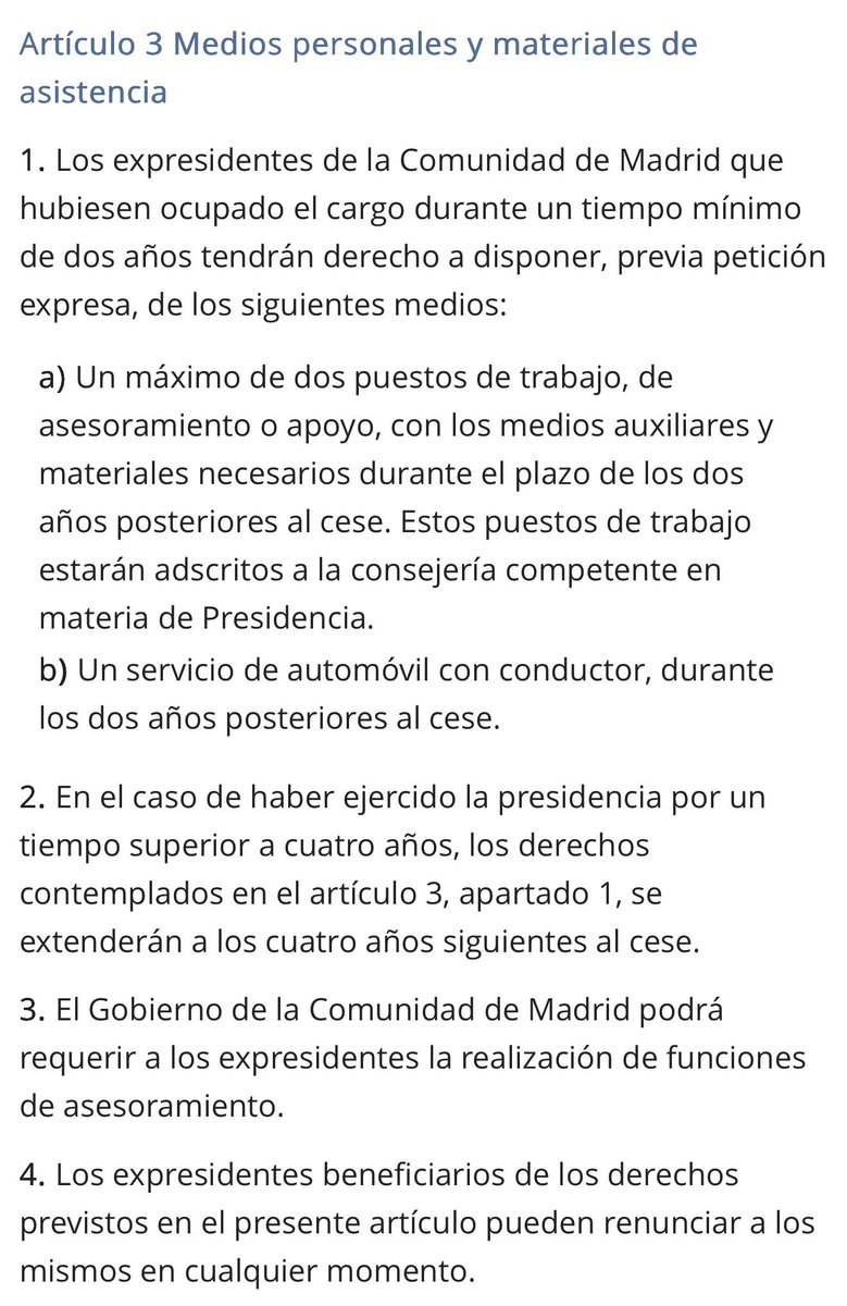 JotaVaquerizo's tweet photo. Ojalá me equivoque, pero el ático adquirido por la Comunidad de Madrid acabará siendo el DESPACHO CON VIVIENDA de la expresidenta.

Lo que ha comprado la Comunidad es lo que dice su descripción registral: una vivienda.

Y el único uso de tipo oficina compatible con una vivienda en planta novena, sin modificar el planeamiento, es el despacho profesional doméstico. Que por definición es un uso asociado a la vivienda y presupone que alguien la habita. Uso funcional y uso residencial son inseparables.

El Decreto 59/2025, Estatuto de expresidentes, aprobado meses antes de la compra, reconoce coche con conductor, dos personas de apoyo y “medios auxiliares en dependencias de la Comunidad”.