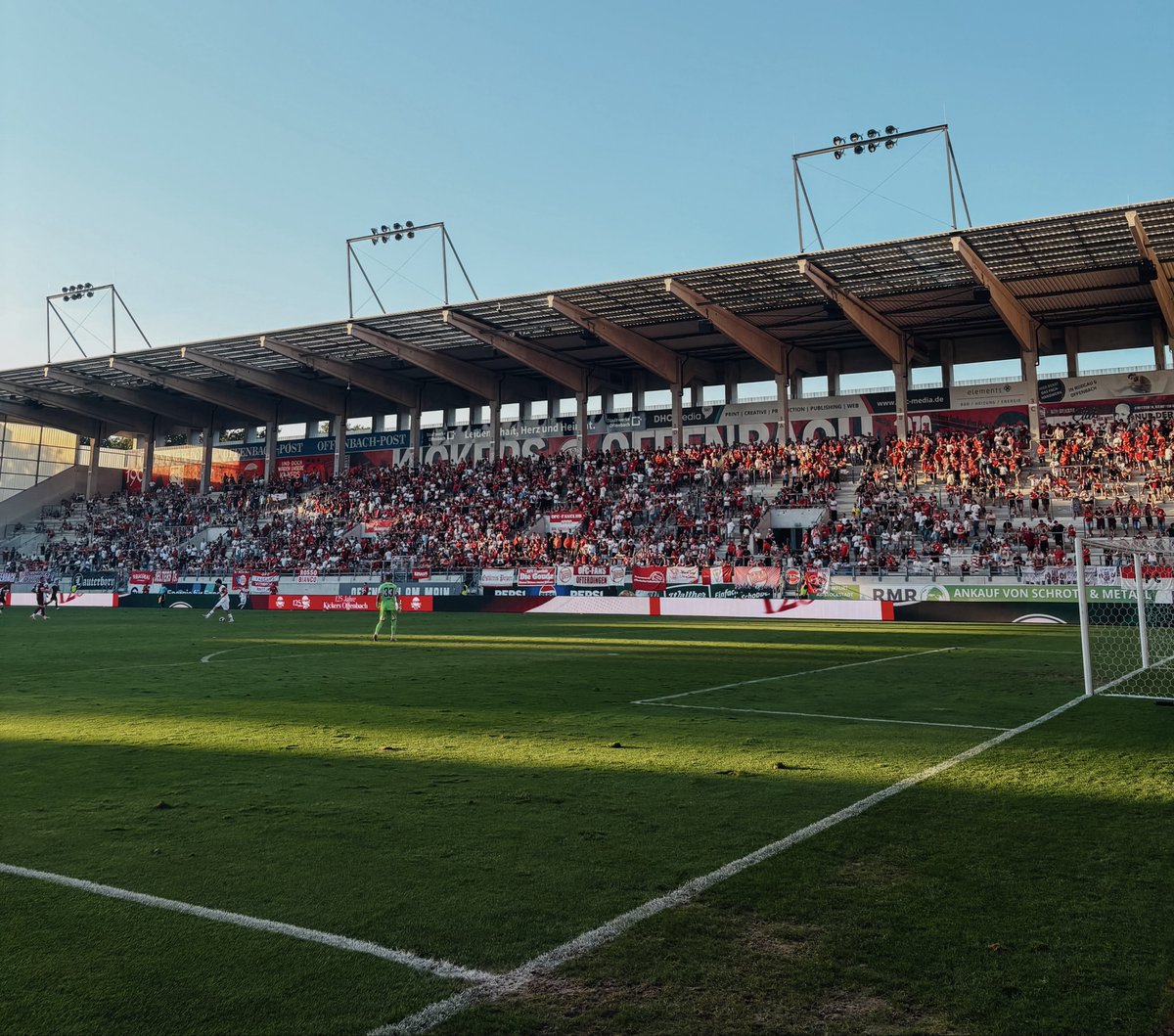 OFC_offiziell's tweet photo. Wir bedanken uns bei 8.274 Fans am Bieberer Berg! 🔴⚪️ #125JahreOFC #OFCVFB #kickersoffenbach #dasistoffenbach #seit1901 https://t.co/4AhmdihUTN
