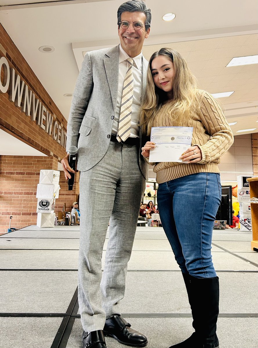 LynnPinker's tweet photo. Future lawyers and leaders. Congratulations to Nina Maldonado and Marco Hernandez, recipients of the 2026 LPHS Scholarship Award. Alan Dabdoub recently presented the scholarships at an awards ceremony honoring this year's recipients. Learn more here: https://t.co/bggMCwnGtC https://t.co/71y9a2Nmsr