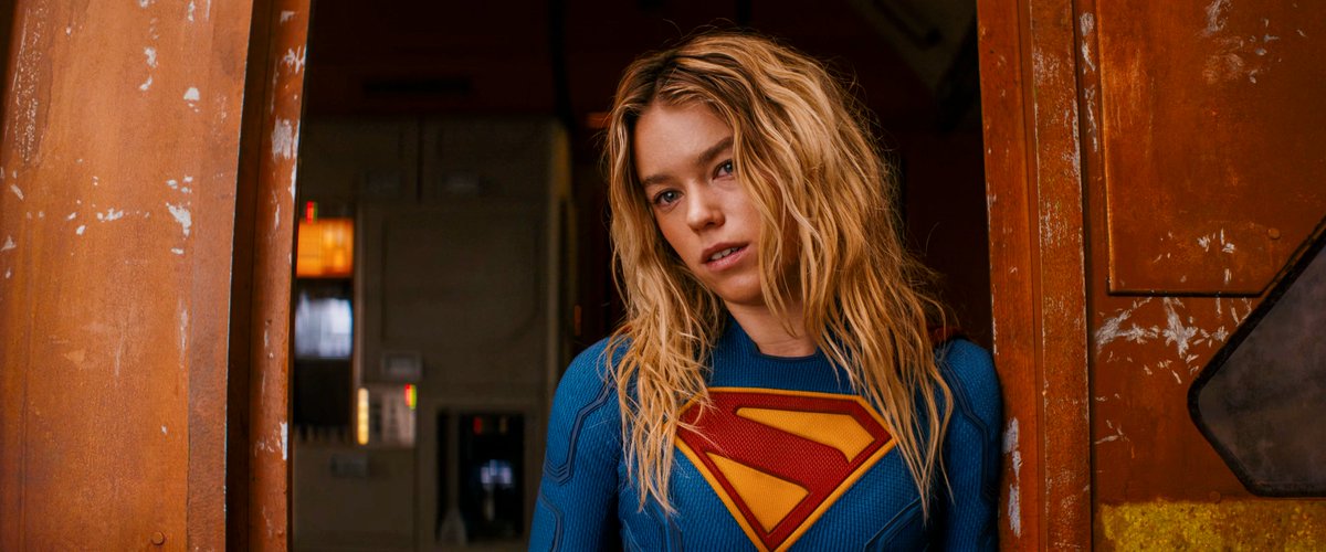 PartyGirlKara's tweet photo. "Right um... uh... Shoot! Shoot. You don't look so good."

She has Clark up on his feet by this point.

"Now, we gotta kick the as-butt of who ever did this." https://t.co/wCZfZ8g2nF