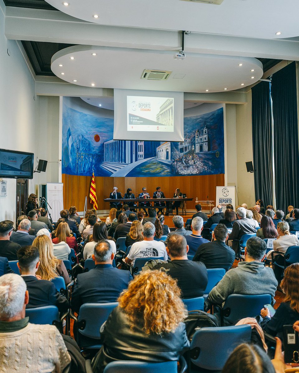 estiload's tweet photo. 🤝📚 1er Congreso Internacional #DEPORTEyCIUDADANÍA organizado junto a @Catalunya_ARG  @DerechoUBA @gestionydeporte  👉 https://t.co/LfCaY5IrL7🙌🏼 Gracias a todas las personas e instituciones que lo hicieron posible @Velez @RiverPlate @clublanus @CATalleresdecba entre otras https://t.co/EKPfuS6bra
