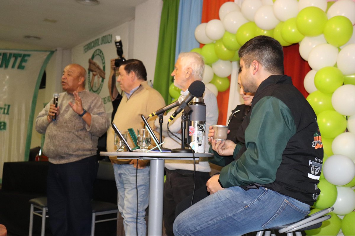 SeccionalLynch's tweet photo. El pasado viernes vivimos una jornada muy especial junto a nuestros compañeros jubilados del Ferrocarril Urquiza. https://t.co/5BJKKDtU1C