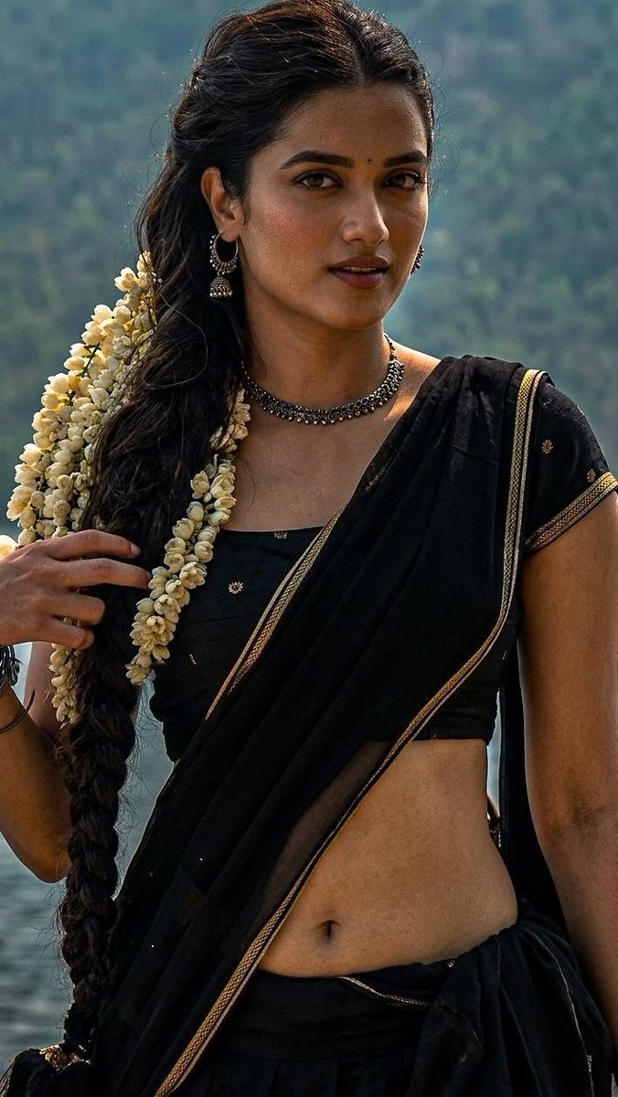 Pooja_Sissyy's tweet photo. Night andharu padukunnaka saree kattukoni mallepovvulu pettukoni ala road pina nadustunte naa clitty light ga leak chestundi ala ahh road pina saree lo kurchoni uccha postunte untadi maza abbbha Elanti sissy challenges pakka cheyyali
#Sissy #BhagyashreeBrose #telugu https://t.co/NYVmX1pp3n