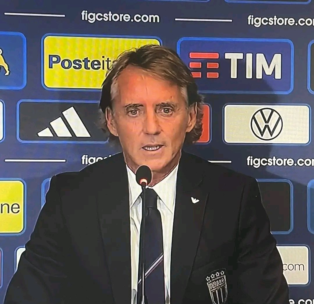 VeloFc1's tweet photo. Roberto Mancini 🗣️

My departure three years ago?

 It's a bit like being in love and losing the woman of your life. 

I'm sorry for what happened, but thanks to Malagò [FIGC president], I have the chance to make things right, and I'll do everything I can to take the Italy national team back where it belongs.