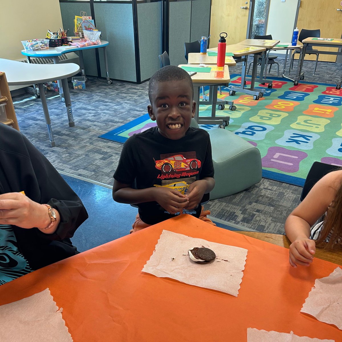 WMPublicSchools's tweet photo. 🍫Who Doesn't Love a Good S'More?
👑Our WM Summer School Students asked for 'S'more' fun, and we delivered! Making these delicious treats was a hit! The best part? Messy, Happy Smiles! 😊😋
#WMSummerSchool #WMES #WMRoyalPride https://t.co/fvklMyd9CJ