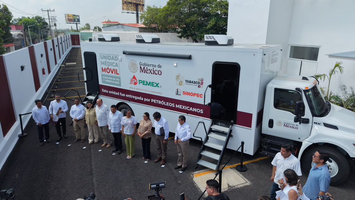 TabascoJavier's tweet photo. Recibimos el Centro de Recursos para la Atención Integral del Espectro Autista del Estado de Tabasco (CRIAT), por parte de @Pemex y que estará a cargo del DIF Tabasco. Este espacio, es un paso muy importante para la inclusión y la construcción de una sociedad más justa que elimina las barreras de la desigualdad, creando condiciones para que todas las personas sean parte activa de la vida comunitaria y productiva de nuestro estado.

Igualmente nos entregaron la unidad médica móvil para la detección temprana y oportuna del VIH y Tuberculosis, que llegará a las comunidades y realizará estudios especializados, garantizando que la salud esté también en el territorio, como lo hacemos desde el primer día. Nuestro profundo agradecimiento a la Presidenta de México, la Dra. @Claudiashein, quien demuestra siempre el cariño a las familias tabasqueñas.  

#LaVerdaderaRiquezadeTabasco