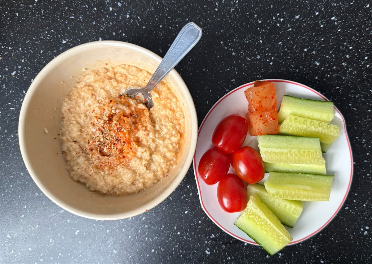 VinitimS's tweet photo. hiiihi hii ! #edrtwt 
160c savory oatmeal with some veggies today before gym 
also had a hormonal imbalance oml 

hru ?? https://t.co/t1UojYKPuS