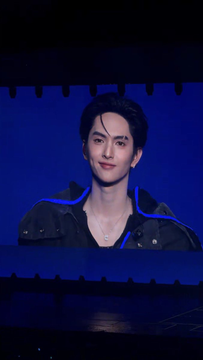 babichuuuuu's tweet photo. คือพูดกับเพื่อนหลายรอบมากหลังจากจบคอนวันสุดท้าย ยกให้เป้อเป็นmvp คือหล่อแบบออร่าพุ่งมากจะซ้ายขวาหน้าหลังหล่อไปหมด ออร่าพี่ดารากล้ามโต https://t.co/ncwyc7KK5Q