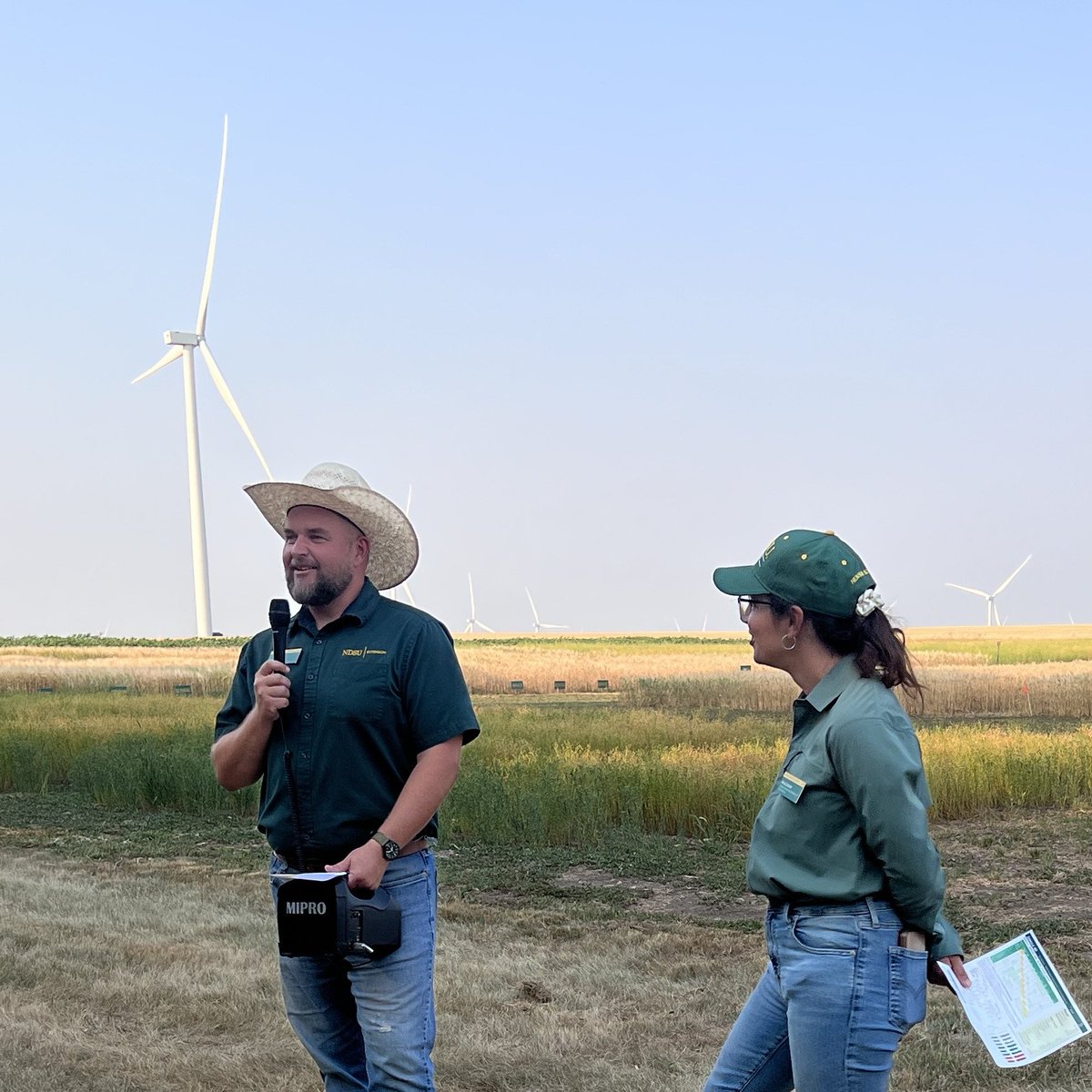 LoganCountyExt's tweet photo. It was so nice to see everyone at this year's Tri-County Plot Tour! Thanks for bearing the heat and joining us for another great event.

A special shout-out to our caterer @cindyslunchbox for spoiling us with her good eats.

#wisheknd #plottour https://t.co/L9n3OHwE9I
