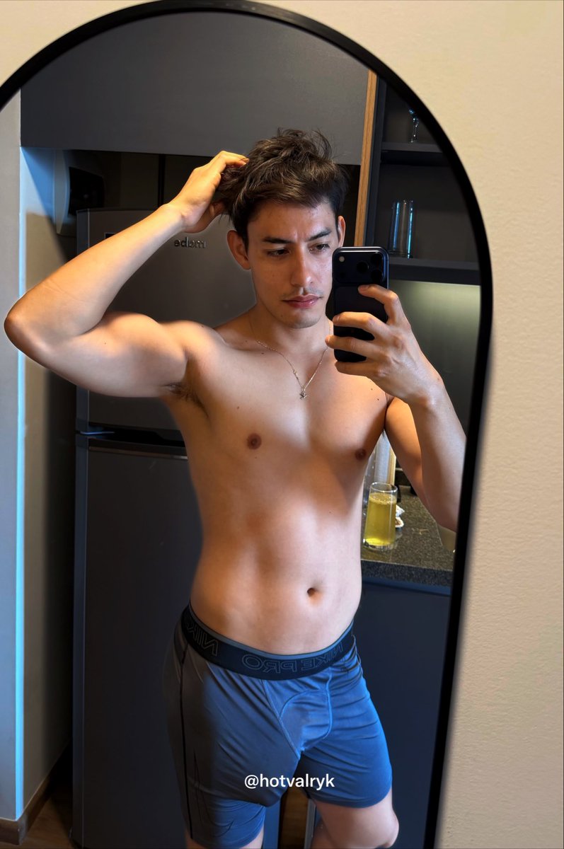 hotvalryk's tweet photo. Lo único despierto ✨ RT https://t.co/xiGU5MW3oc