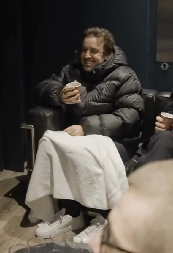 msfor5's tweet photo. awww awww fernando in a puffer https://t.co/8IS22VU1eS