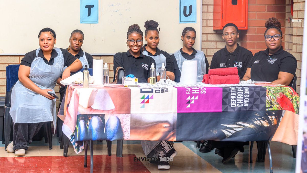 DUT_Tweets's tweet photo. 𝐇𝐢𝐠𝐡𝐥𝐢𝐠𝐡𝐭𝐬 🔥 from the Siyakhana Wellness Women’s Circle, hosted by the Qhakaza Ladies Network under Student Residence and Student Life in Durban as part of its Residence Life Programme.

The event brought female students together to focus on wellness, self-care and healthy lifestyle choices.

📸 Photographer: S’bonelo Dlamini

#DUTProud #QhakazaLadiesNetwork #SiyakhanaWomensCircle #DUTStudents #CreativeDistinctiveImpactful