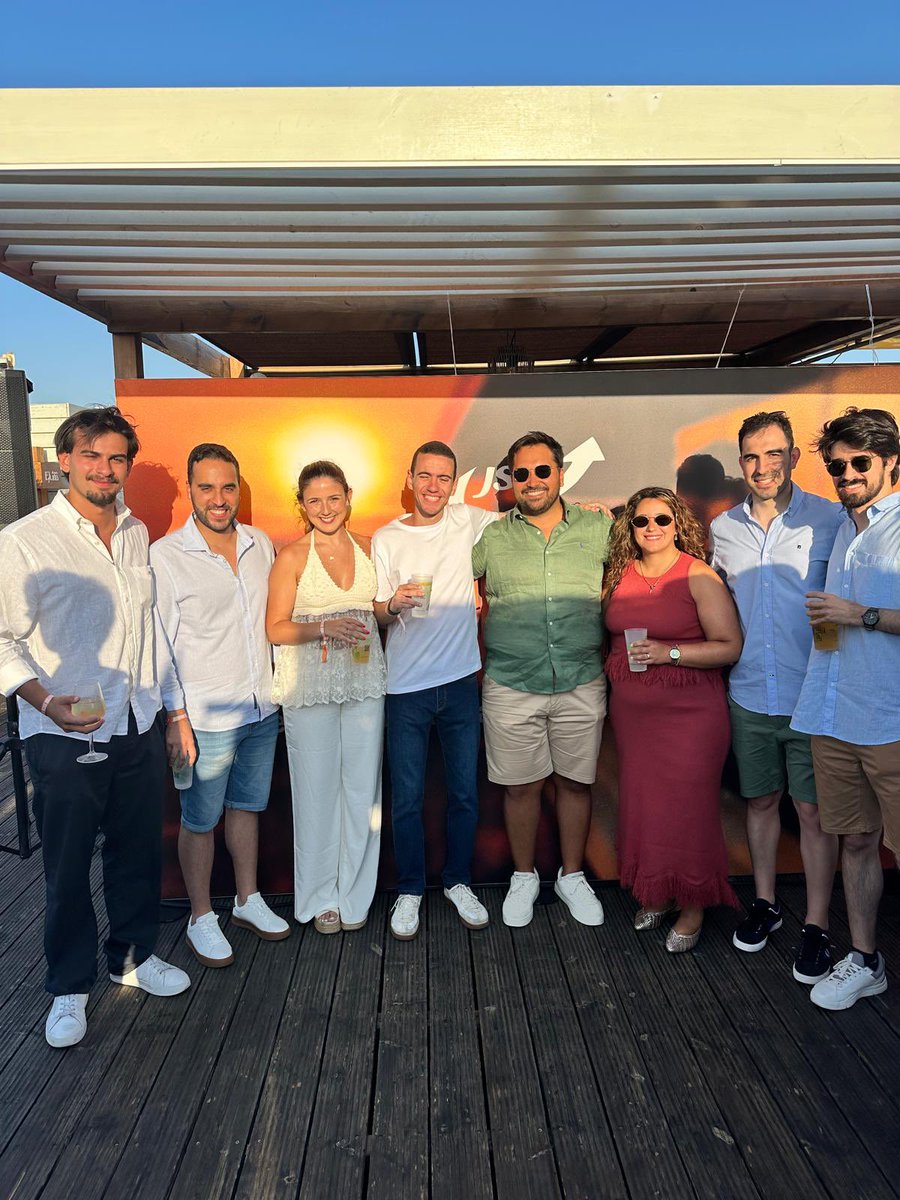 Distrital_Braga's tweet photo. 52.º Aniversário da JSD 🎊🎂

No passado sábado, estivemos presentes no Algarve para celebrar mais um ano da maior juventude política portuguesa - a Juventude Social Democrata.

Viva a JSD ✌️🇵🇹 https://t.co/VRE2D20Zes