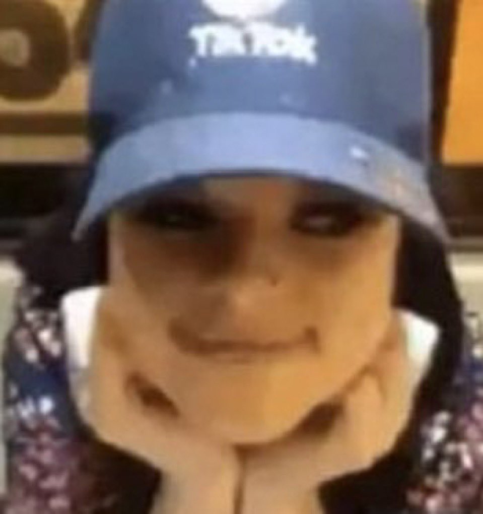 HotchocolateSB's tweet photo. @perseuantares Você que é burro, ou chegou na internet ontem mesmo… mas prefiro acreditar na primeira opção https://t.co/ldWswxLdRy