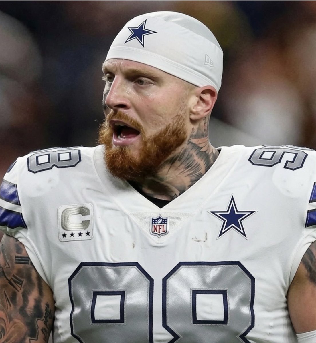 uSTADIUM's tweet photo. After Jerry Jones said he'd trade future picks to improve the Cowboys, Maxx Crosby's odds to land in Dallas jumped to 17% on @PolymarketSport. Would you make the deal? https://t.co/FAiT6OxDJ2