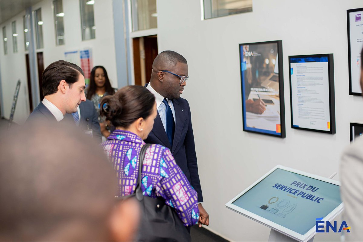 EnaRDC_Officiel's tweet photo. 📅 29 juillet 2026 | L’@EnaRDC_Officiel a eu l’honneur d’accueillir Mme Roxane de Bilderling, Ambassadeur du Royaume de Belgique en RDC.

Cette visite, suivie d’un échange avec les élèves de la promotion Kimpa Vita, s’inscrit dans le cadre du renforcement du partenariat entre le Royaume de Belgique et l’ENA-RDC.

Pour la période 2026-2028, les appuis belges à l’École ont été sensiblement renforcés. Ils comprendront, pour la première fois, des subsides directs accordés à l’ENA par l’Agence belge de coopération internationale (Enabel). Cette évolution témoigne de la confiance accordée à notre institution, désormais reconnue comme éligible à ce mécanisme de financement.

Elle consacre les progrès accomplis par l’ENA-RDC en matière de gouvernance, d’excellence opérationnelle et de crédibilité institutionnelle, au service du renforcement de l’efficacité de l’Etat en RDC.