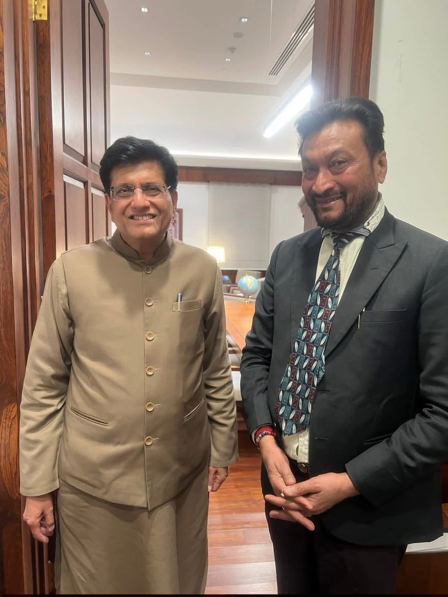 yoggurudrjain's tweet photo. Meeting with Shri Piyush Goyal Ji, Hon’ble Minister for Commerce and Industry, Government of India at Parliament House, New Delhi. #PiyushGoyal #Minister #ModiCabinet  #PMOIndia #Leader #politician #AnilJain #DrAnilJain #Yoga #Health #HealthAdvisor #bharat $India #healthyeating https://t.co/BODm9Gq9XI