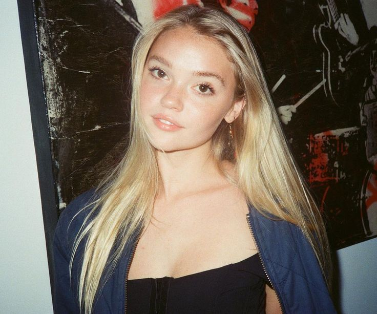 CharlieLvngstne's tweet photo. Now we're in the backseat of the black car, goin' home
When he asked me, "Is it wrong if I come up with you?"
We're both drunk on the elevator
When I kiss you for the first time in New York City https://t.co/kzJgXakS0H