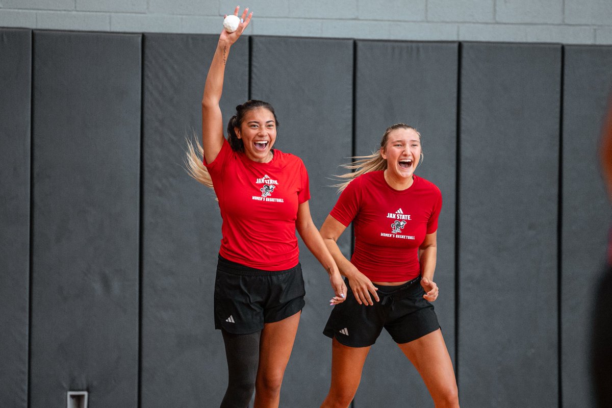 JaxStateWBB's tweet photo. Life lately ⚾️😆

#StayCocky🐔 | #FearTheBeak👌 https://t.co/qP2lyC2ufv