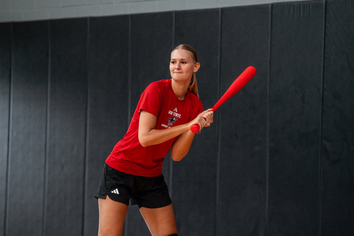 JaxStateWBB's tweet photo. Life lately ⚾️😆

#StayCocky🐔 | #FearTheBeak👌 https://t.co/qP2lyC2ufv