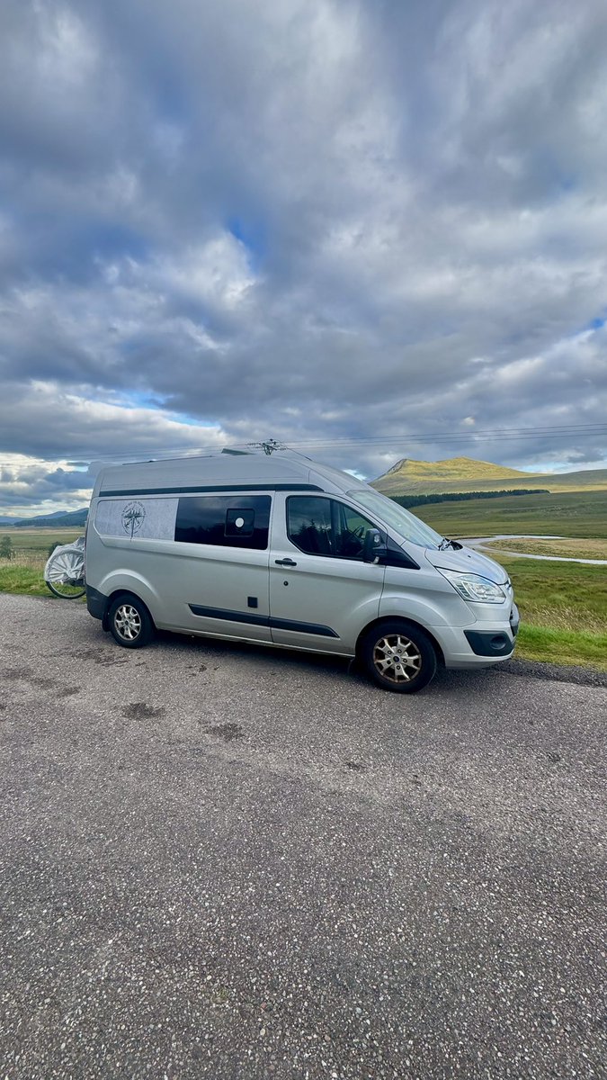 alistairgilli10's tweet photo. Nice wee spot for tonight near Achnasheen before tomorrows munros if the weather behaves itself #mountains #munrobagger #scotland  #highlands #campervan #OutdoorLife https://t.co/57DF5uzUNC