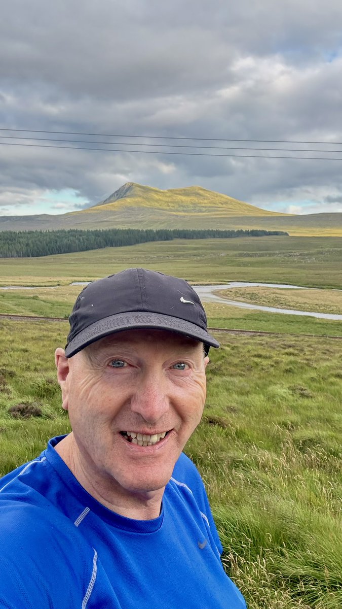 alistairgilli10's tweet photo. Nice wee spot for tonight near Achnasheen before tomorrows munros if the weather behaves itself #mountains #munrobagger #scotland  #highlands #campervan #OutdoorLife https://t.co/57DF5uzUNC
