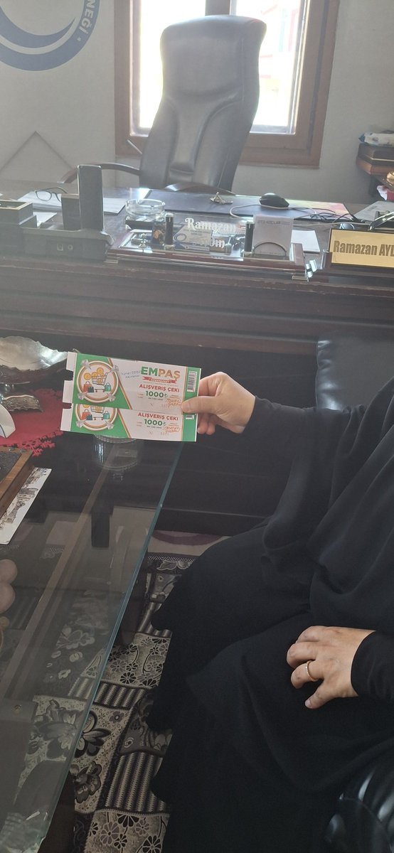maviaydernegii's tweet photo. Dağıtımlarımıza Hız Kesmeden Devam Ediyoruz 29.07.2026 Çarşamba Hayırseverimiz Tamer ÇOBAN İlimizdeki İhtiyaç Sahibi Ailelere Ulaştırılmak Üzere Gönderilen 2026 Yılı Temmuz Ayı Alışveriş Çekleri İlimizdeki İhtiyaç Sahibi Ailelerimize Teslim Etmeye Devam Ediyoruz @Raydin33 https://t.co/zUqRWUMtOJ