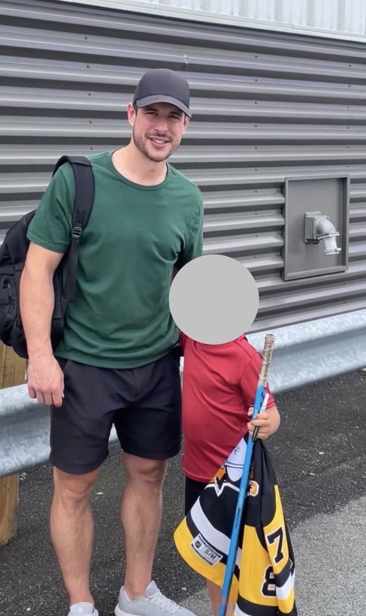 liltaterhockey tweet picture