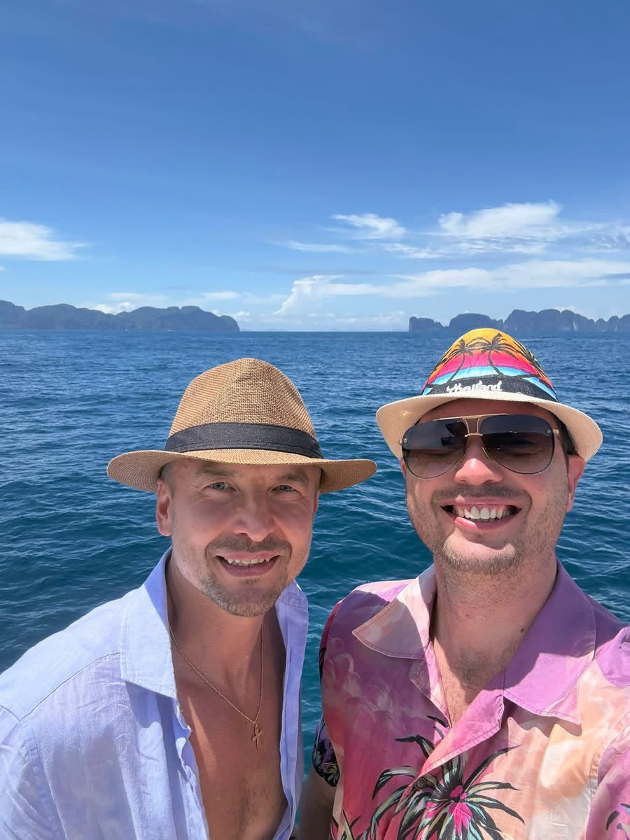 CoachRyan360's tweet photo. Blessed to be on the mega yacht visiting the beautiful Phi Phi islands, surrounded by high level entrepreneurs, bloggers and real estate investors. We snorkeled around the island, danced to amazing DJ music, jumped from 
the yacht to the water and have had deep conversations. https://t.co/4cUe5Kewz7