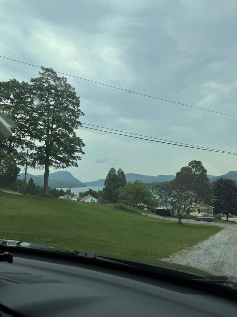 RickyPeebs's tweet photo. Spending the week in the cabin my great grandfather built in rural Vermont, up near the Canadian border. Such a beautiful part of the country and I am looking forward to disconnecting/chilling #OOO https://t.co/5DMVPkH34r