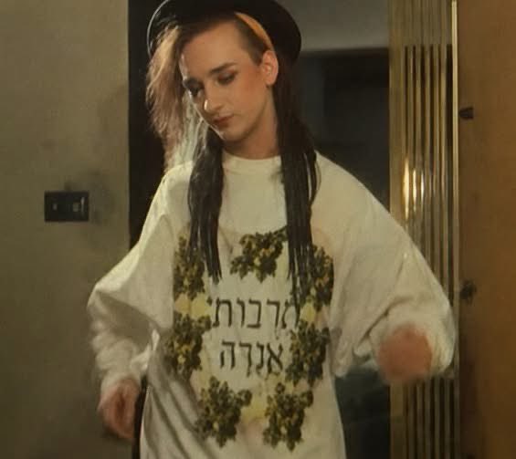 lelemSLP's tweet photo. I loved Boy George since I was young and he looked like this :)

My favorite lines from his new song:
"But if you’re ever confused  
I stand with the Jews.  
I don’t feel brave,  I just need to behave  like a human."

@BoyGeorge ,you can't imagine how much it means to us. https://t.co/LtN4p1Xcev