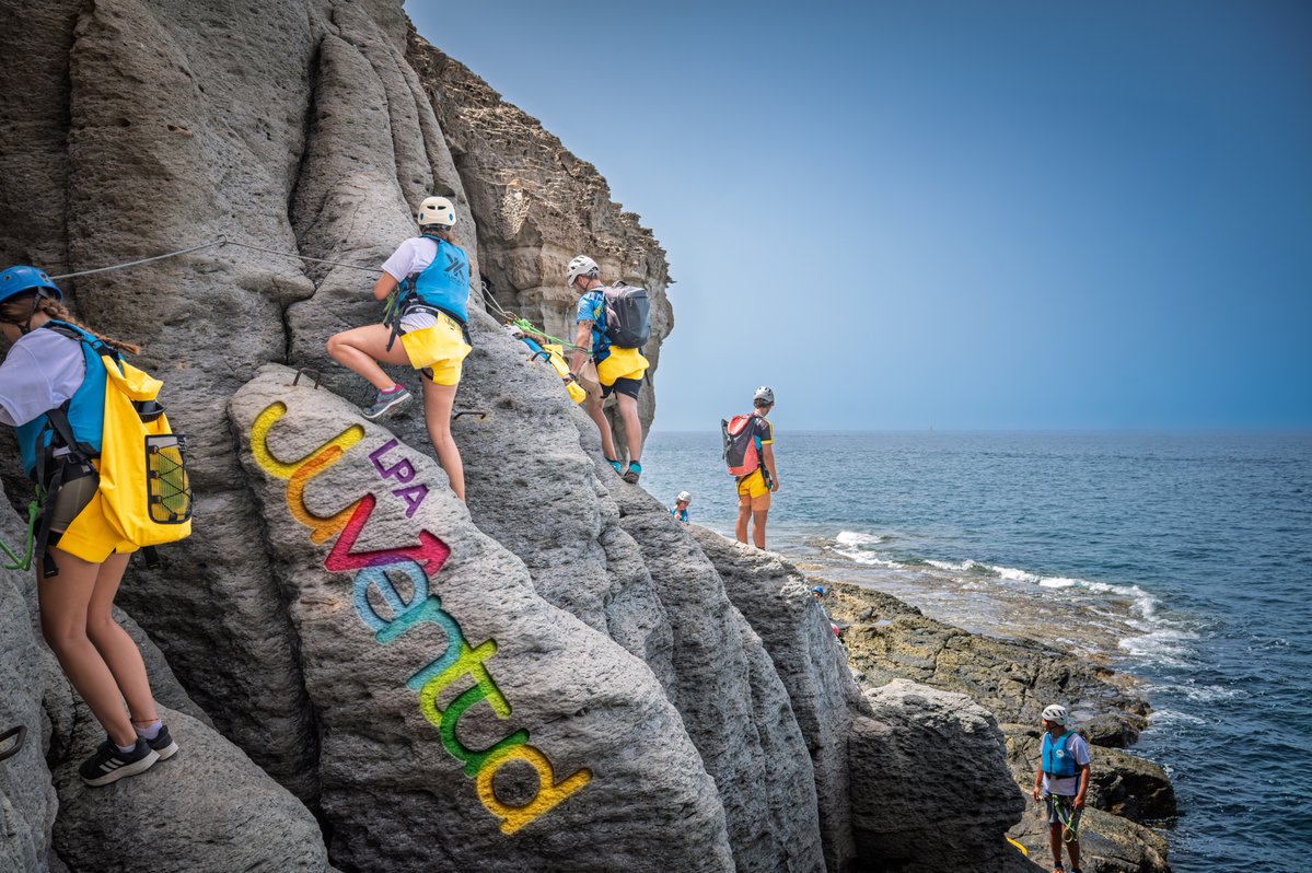 LPAJuventud's tweet photo. 😅🌊 Uf... qué nervios. Eso de ir pegados a la costa imponía un poco al principio

Pero con el equipo de Yukan Outdoor Experiences todo fue sobre ruedas. Seguridad, tranquilidad y ganas de pasarlo bien desde el primer minuto
✔️ Medidas de seguridad
✔️ diversión
✔️ chapuzón final https://t.co/UycNygajjo