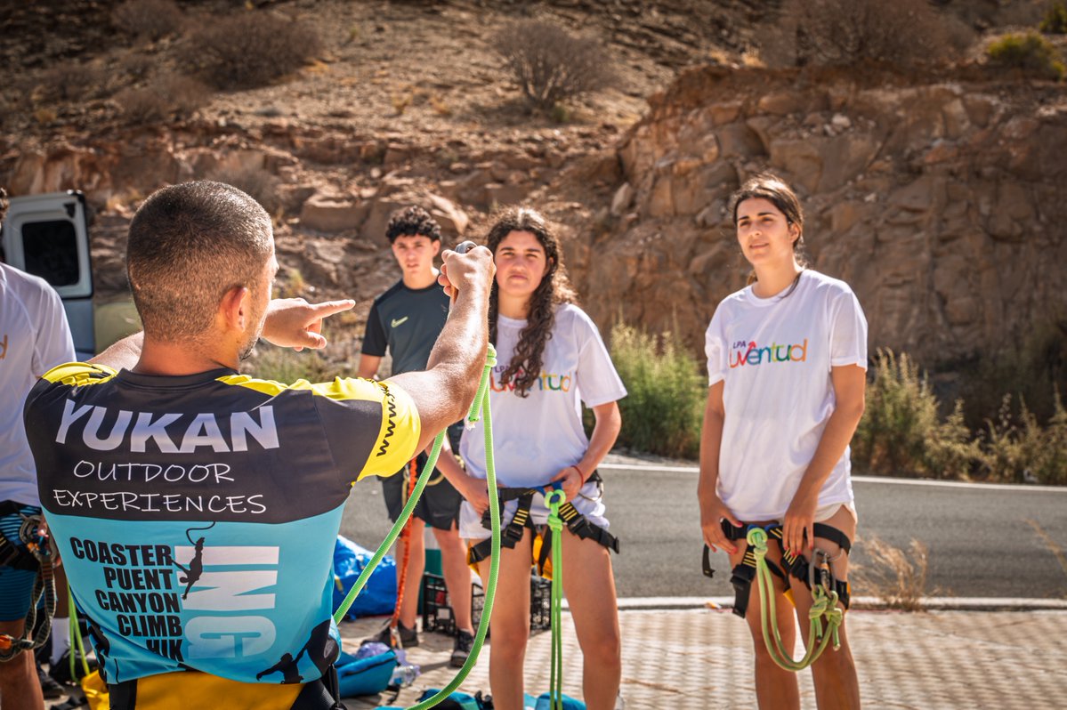 LPAJuventud's tweet photo. 😅🌊 Uf... qué nervios. Eso de ir pegados a la costa imponía un poco al principio

Pero con el equipo de Yukan Outdoor Experiences todo fue sobre ruedas. Seguridad, tranquilidad y ganas de pasarlo bien desde el primer minuto
✔️ Medidas de seguridad
✔️ diversión
✔️ chapuzón final https://t.co/UycNygajjo