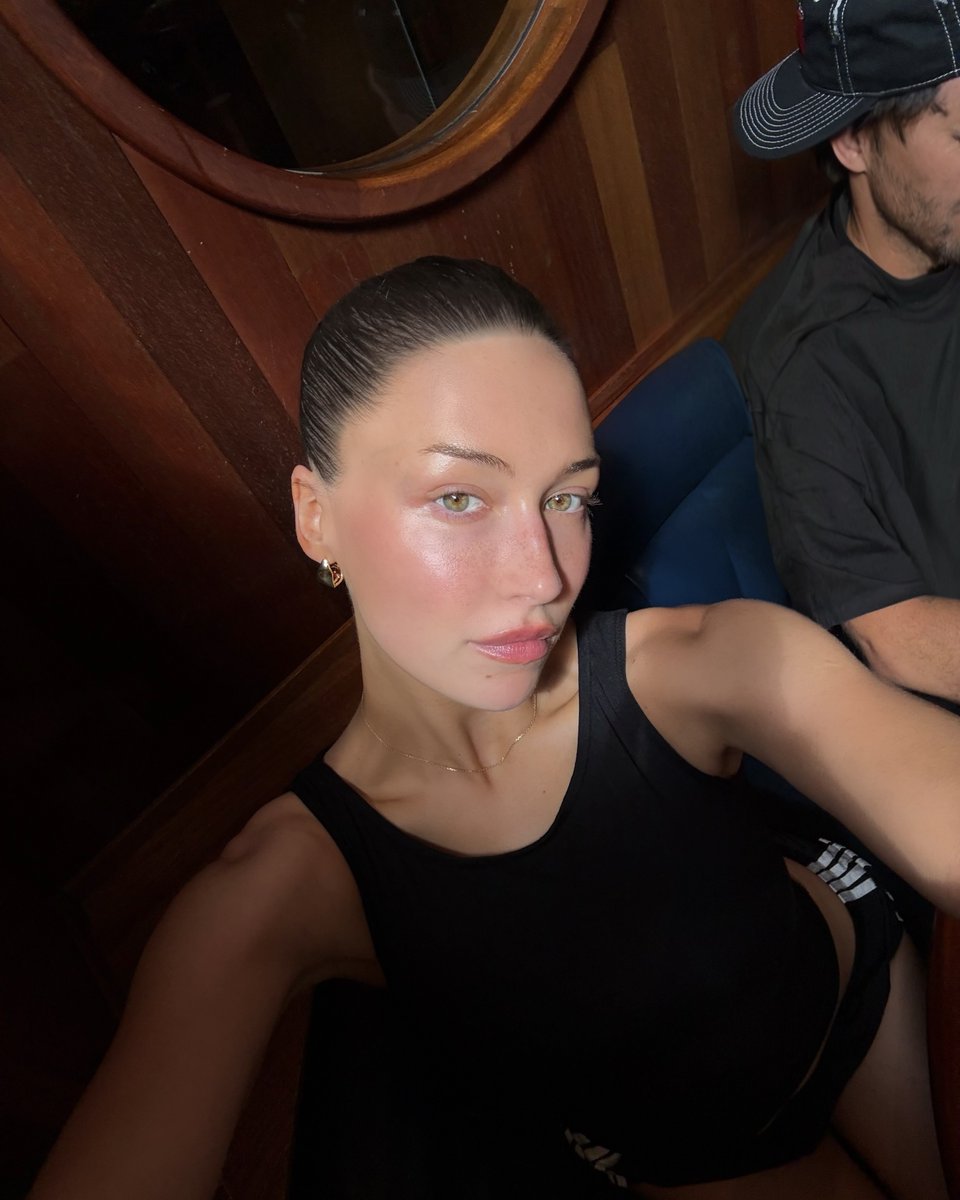 Tinder tweet picture