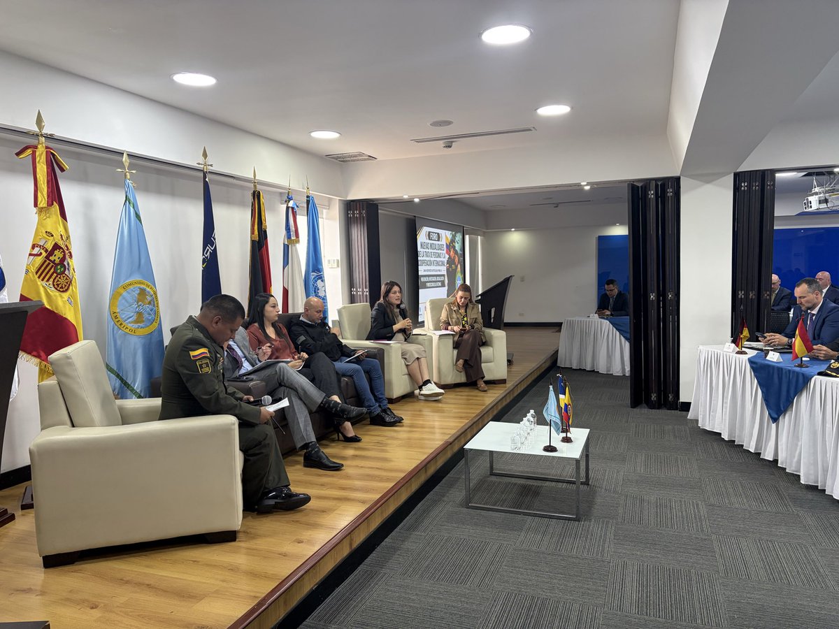 katherineJDiaz's tweet photo. Agradezco a la @DIJINPolicia por esta gran invitación a hablar sobre Trata de personas retos y buenas prácticas.
10 años de experiencia en esta lucha pueden ser cortos para este delito camaleónico.
Fue un honor hablar en este espacio de la #RedActiva y de trabajar en red. https://t.co/Gn2qMlPOJm