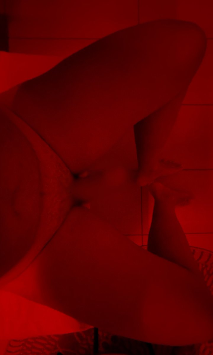 uranusrings69's tweet photo. Μετά το γυμναστήριο (και κάτι ωραία κομμάτια που κυκλοφορούν) 🤤 https://t.co/lHw57YdgDg