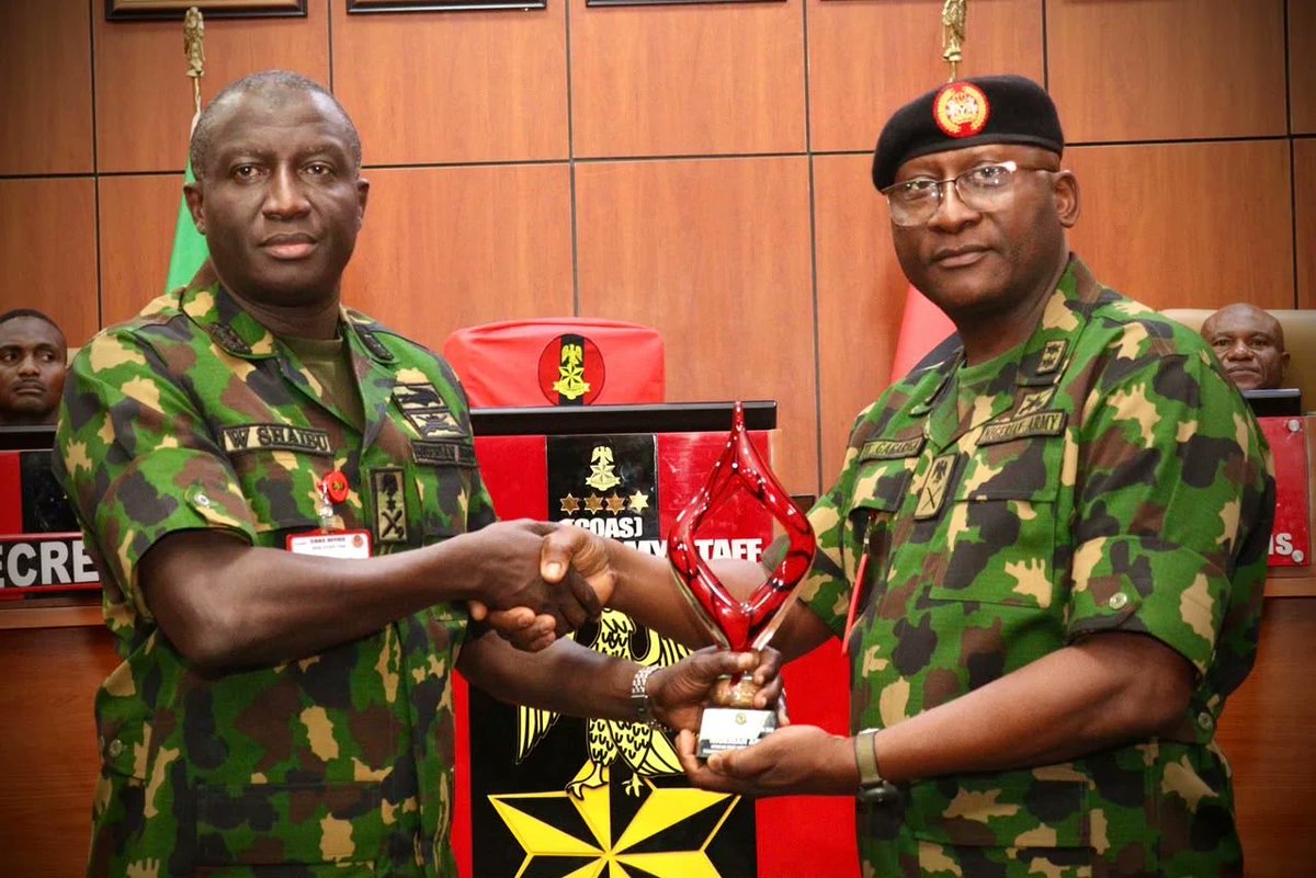 NigeriaStories's tweet photo. BREAKING: The Nigerian 🇳🇬 Army has been named Africa’s best in counter-t€rrorism operations https://t.co/F3bl4cMlCt