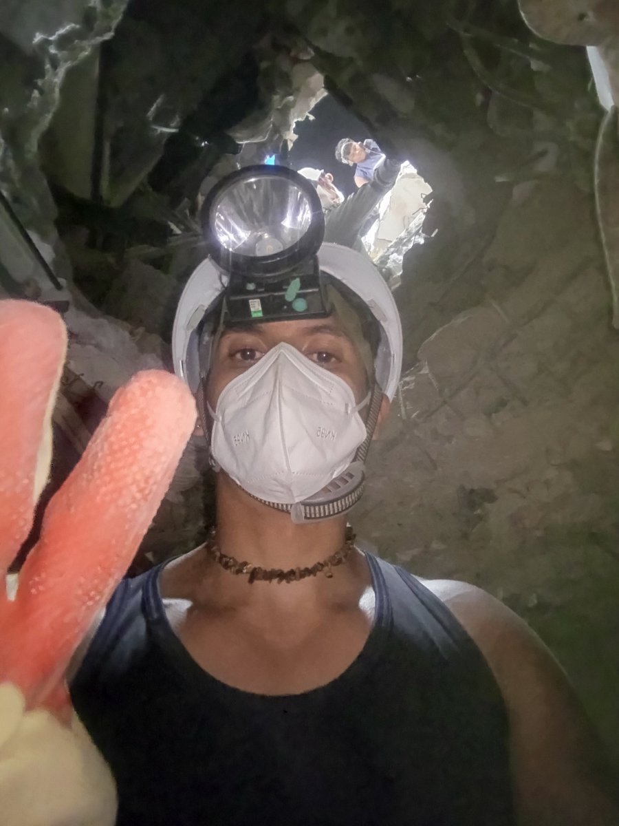 AngelMoreno_LM's tweet photo. OPPE 26.

Llevamos toda esta semana haciendo el trabajo que pocos quieren hacer pero que SIGUE SIENDO NECESARIO.

Anoche extraje dos cuerpos, uno junto a mi equipo de Los Temerarios, y fueron entregados y reconocidos por sus familiares.

Sigan apoyando por favor. https://t.co/oe3o6bzZVp