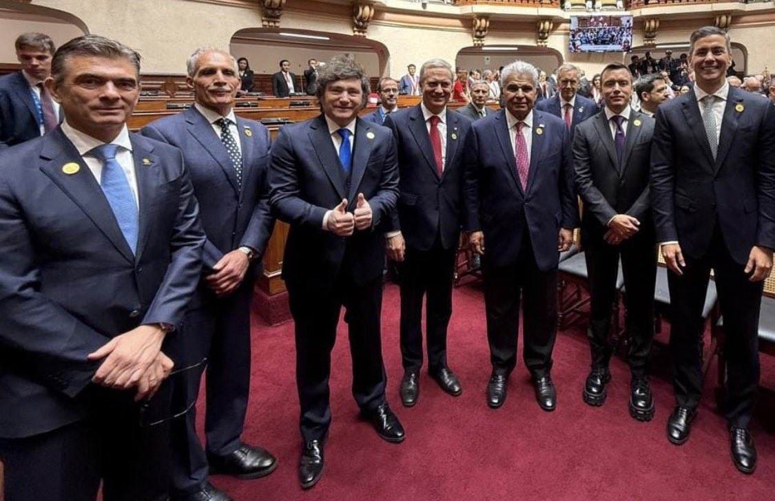 SirAfuera's tweet photo. Les Avengers d’Amérique latine. https://t.co/vZjB0Sbrpf