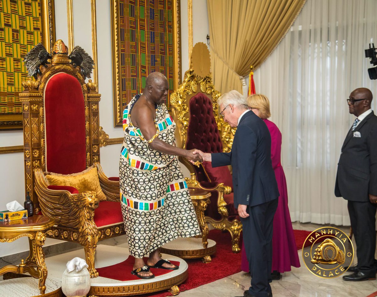 Asante_nation's tweet photo. Otumfuo Osei Tutu II, the Asantehene, today, July 29, 2026, received the Archbishop of Canterbury, the Most Reverend Dame Sarah Mullally, and her husband, Eamonn Mullally, at the Manhyia Palace.

#manhyiapalace https://t.co/hBdZ8nkiCB