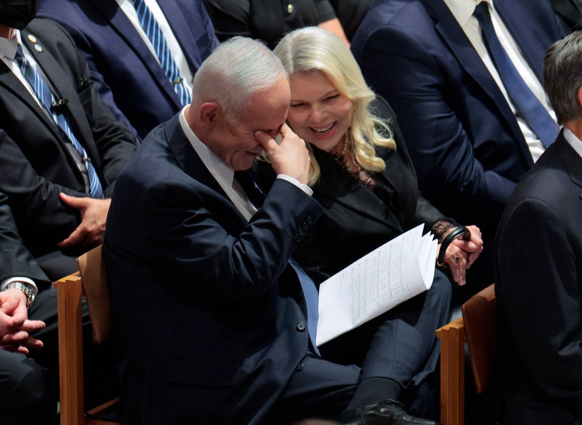ummanal_do's tweet photo. @netanyahu היה ממש מצחיק בהלוויה שלו, נכון? https://t.co/qFyRnRjnUX