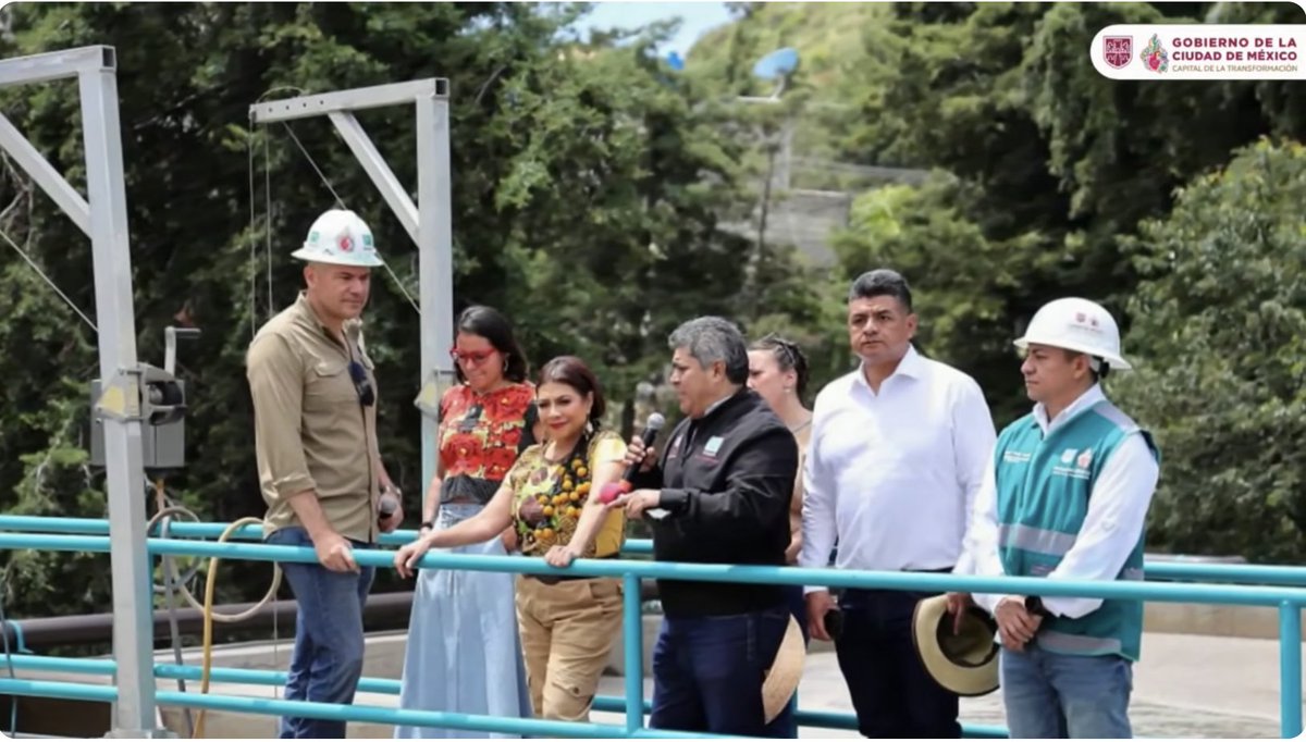 AnitaLomeli's tweet photo. 💧 La jefa de Gobierno, @ClaraBrugadaM, presentó los avances del Plan Integral Hídrico en San Gregorio Atlapulco, con una inversión histórica de 372 millones de pesos en obras para prevenir inundaciones, sanear el agua, fortalecer la producción chinampera y recuperar la vocación lacustre de Xochimilco.