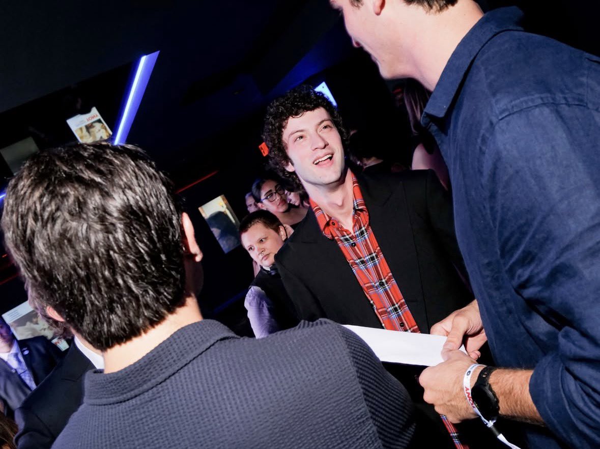 haha_armageddon's tweet photo. last night was crazy. there’s a picture of me in the background of a press photo of dominic sessa where i lowkey actually pass?? https://t.co/U1NCT8YLJI