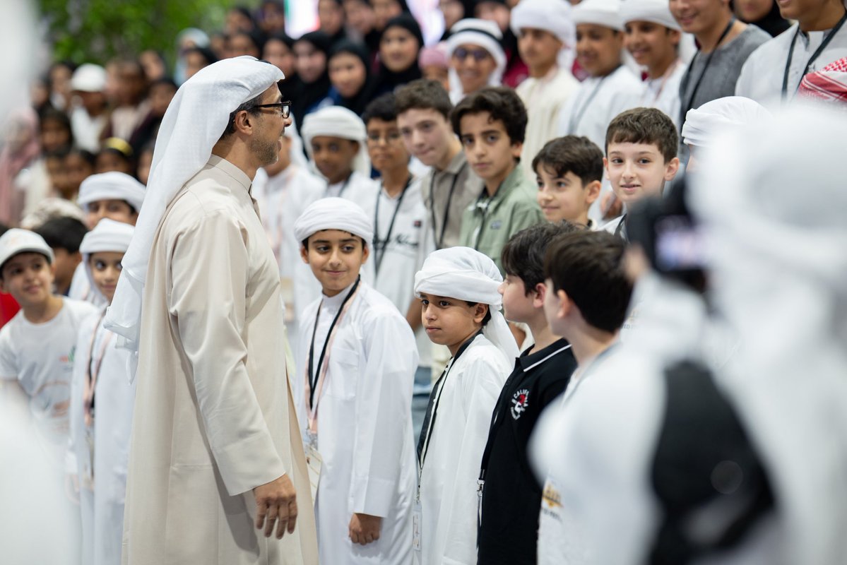 Nf700012's tweet photo. منصور بن زايد : أثناء زيارتي اليوم لمهرجان الشيخ زايد الصيفي بالوثبة، اطلعنا على برامج وأنشطة تستثمر الإجازة الصيفية في تنمية قدرات أبنائنا، وصقل مهاراتهم، واكتشاف مواهبهم، مع تعزيز ارتباطهم بأصالة الموروث الثقافي، وتزويدهم بتقنيات المستقبل.  رهاننا الأكبر سيبقى على الإنسان .. نريد جيلاً واثقاً، مبدعاً، ومؤهلاً للمستقبل، يحمل راية الوطن، ويواصل مسيرة التنمية والإنجاز.

#مهرجان_الشيخ_زايد