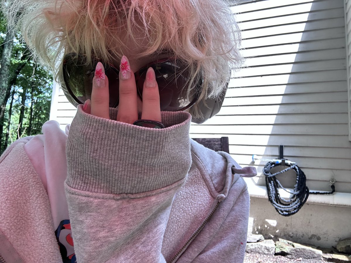 slug1rl's tweet photo. YEAR OF TH HAPPINESS KID ✊✊✊✊ https://t.co/9DXPPsWUWS