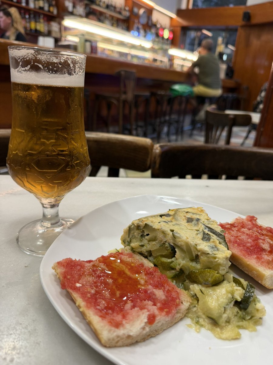 joaquinpuig1's tweet photo. Antojos en el oasis https://t.co/7M4erNw3BB