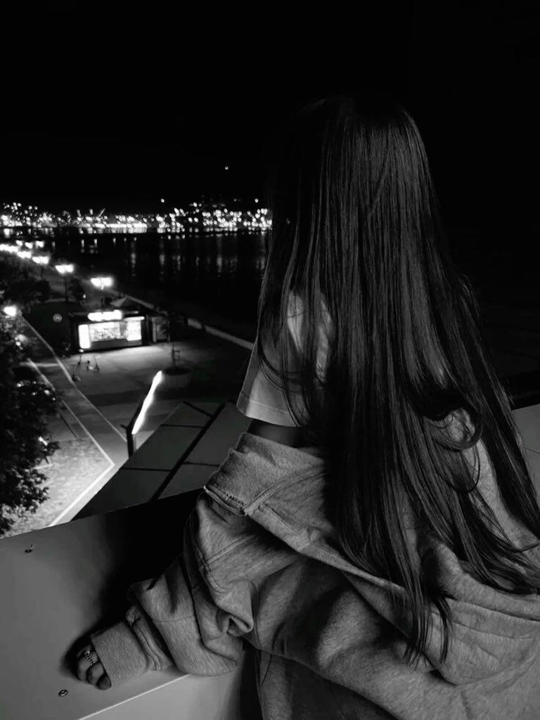 SampleIb's tweet photo. Its dark right Now

Good night 

See you alll at AM https://t.co/d7zgDTkzNu