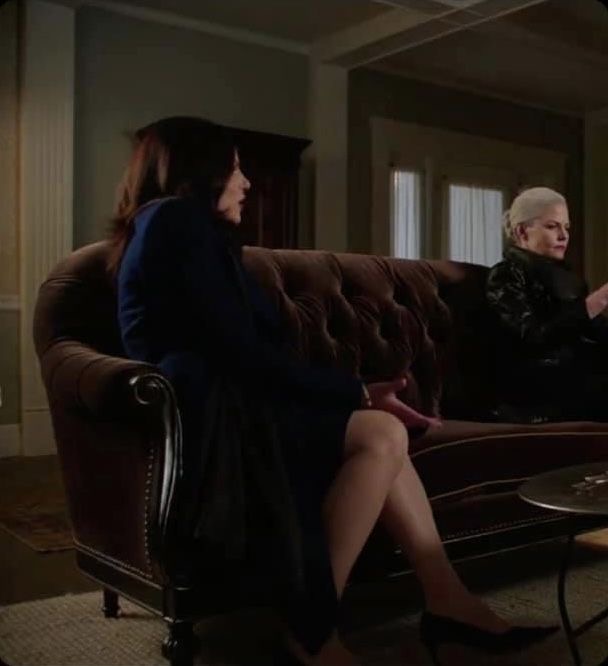 idiotstolovers_'s tweet photo. swanqueen couples therapy session https://t.co/ooS3i83bkt